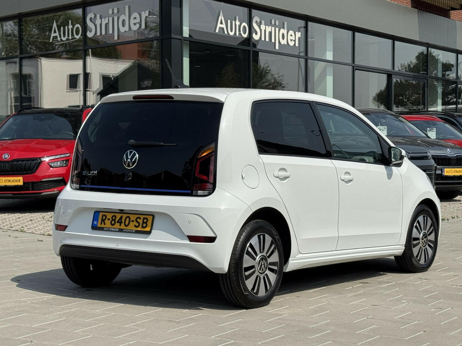 Volkswagen-e-Up!-1