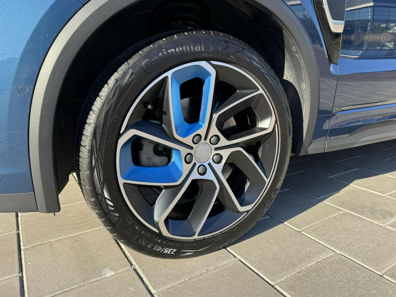 Lynk & Co-01-3
