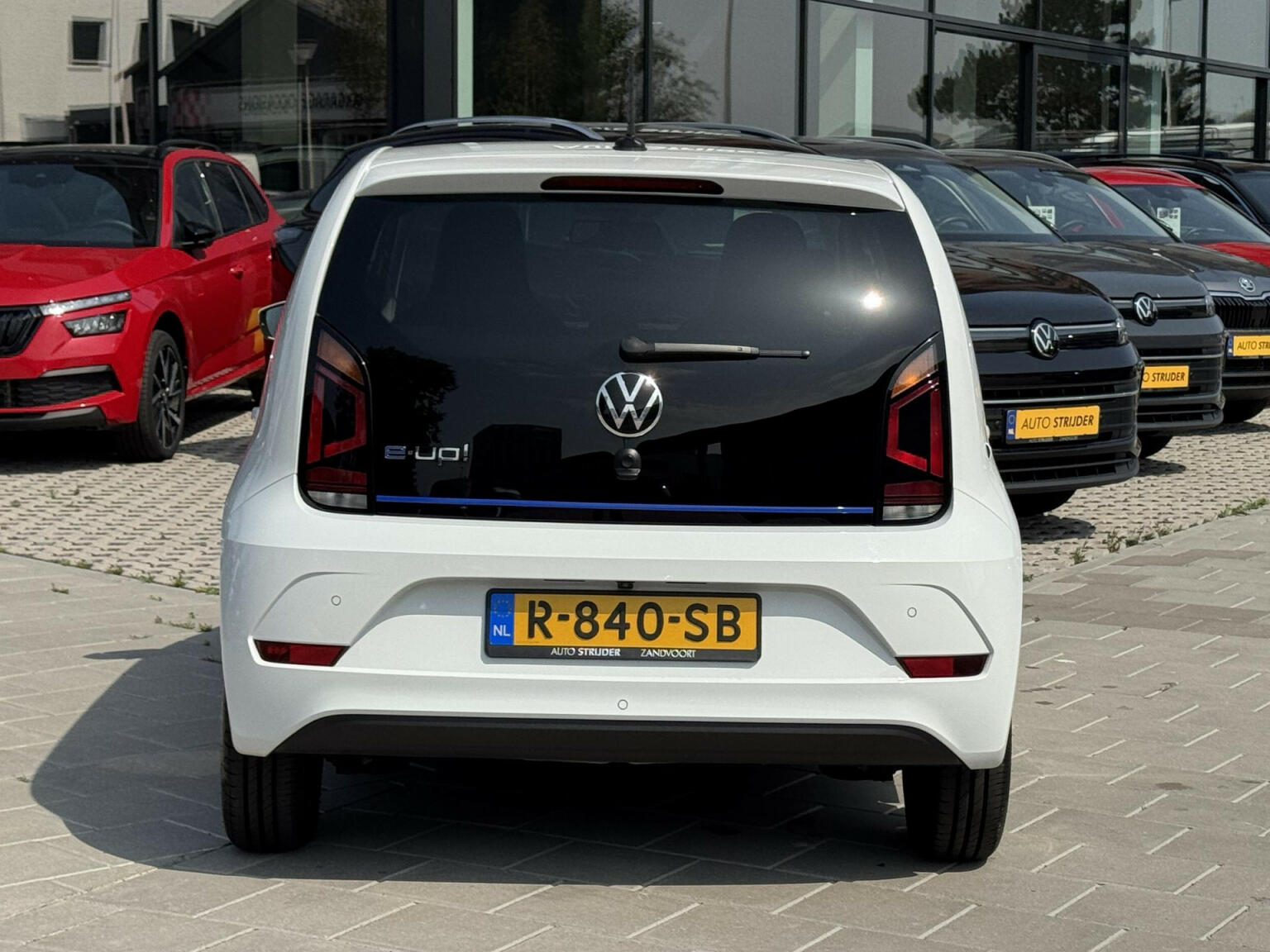 Volkswagen-e-Up!-19
