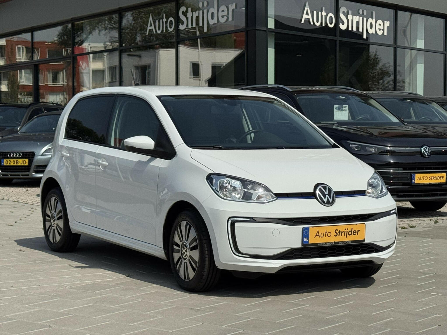 Volkswagen-e-Up!-23