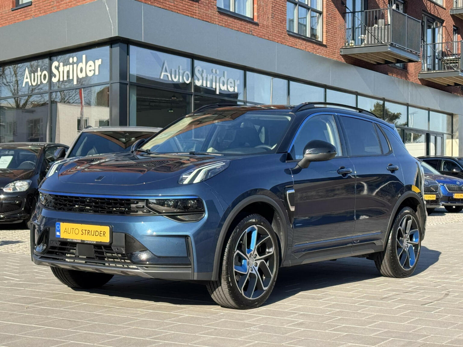 Lynk & Co-01-6