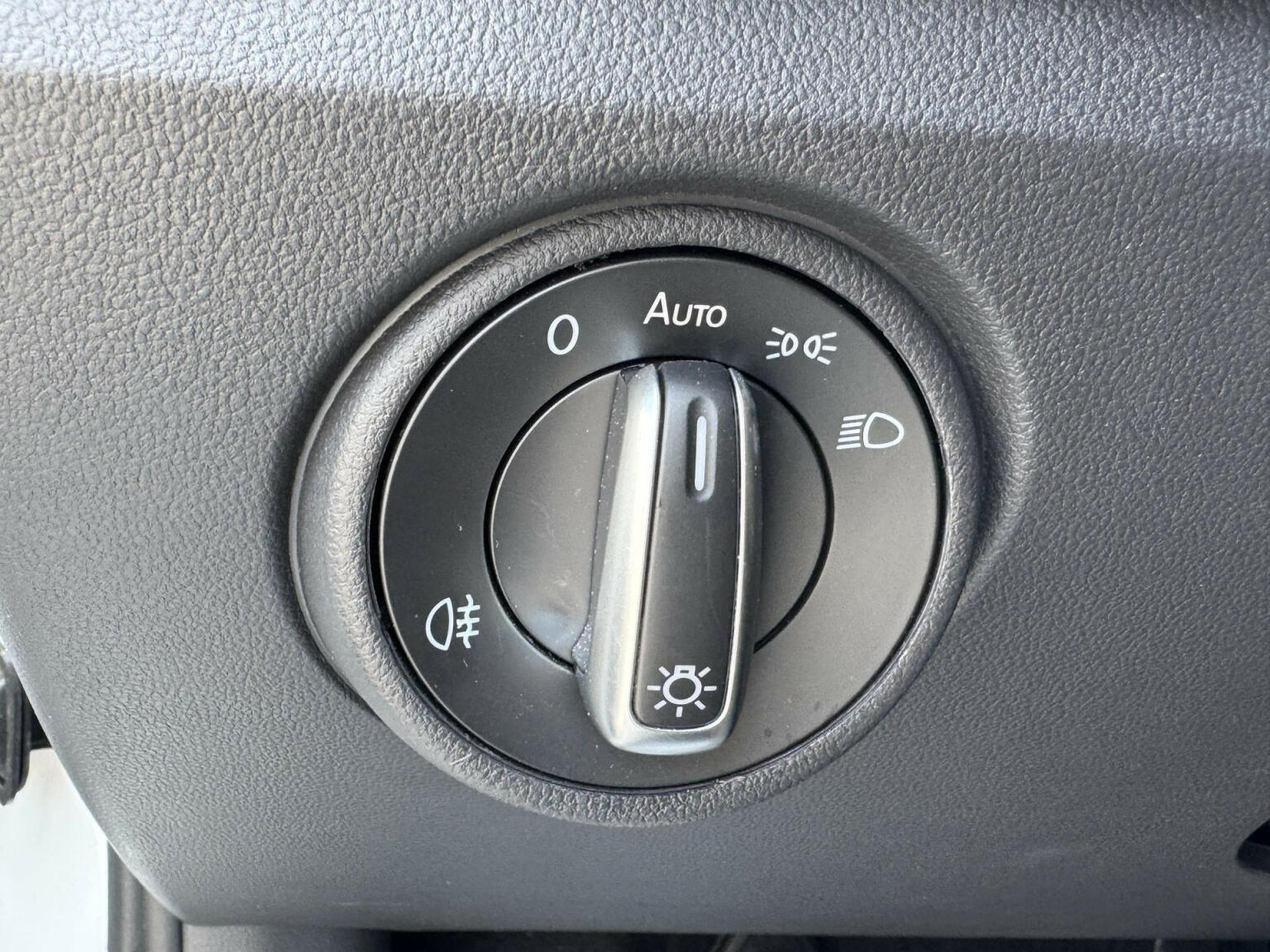 Volkswagen-e-Up!-10